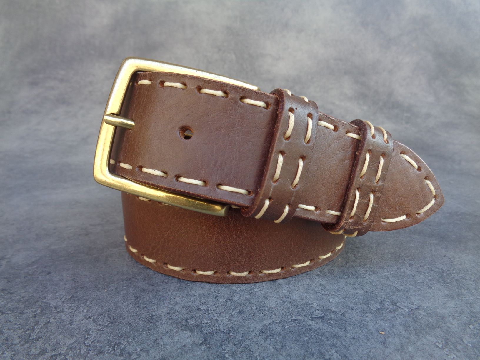 cintura marrone bordata
